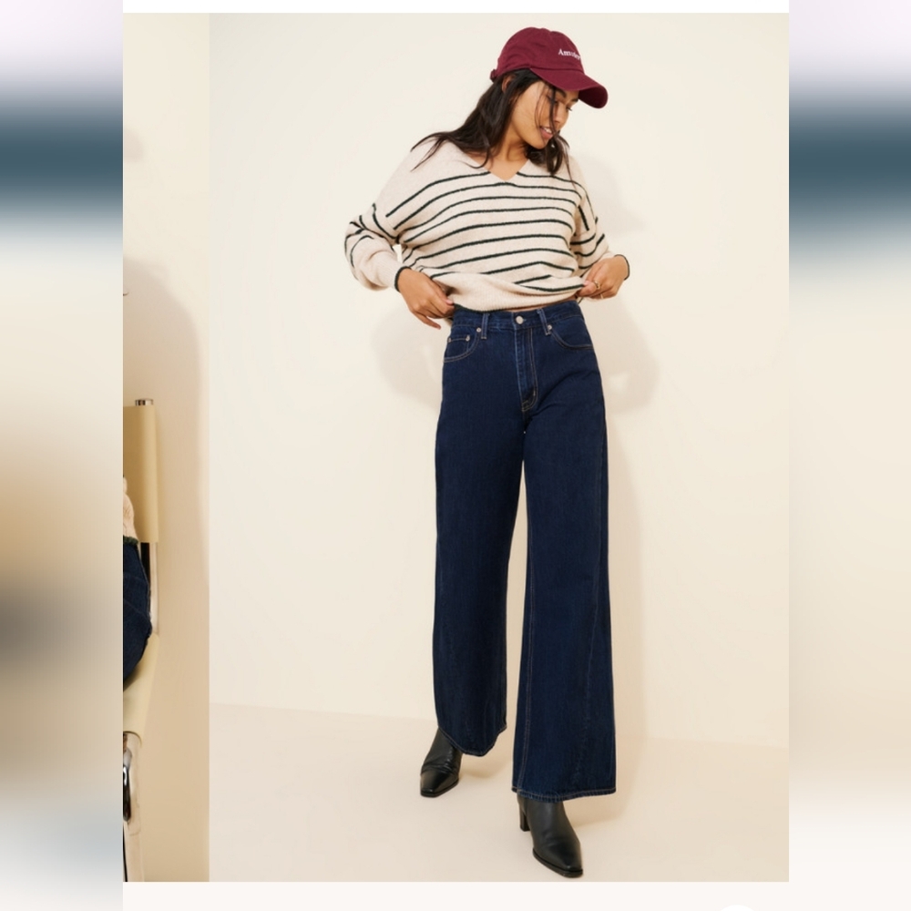 Madewell Wedged V-Neck Sweater - Picture 4 of 9